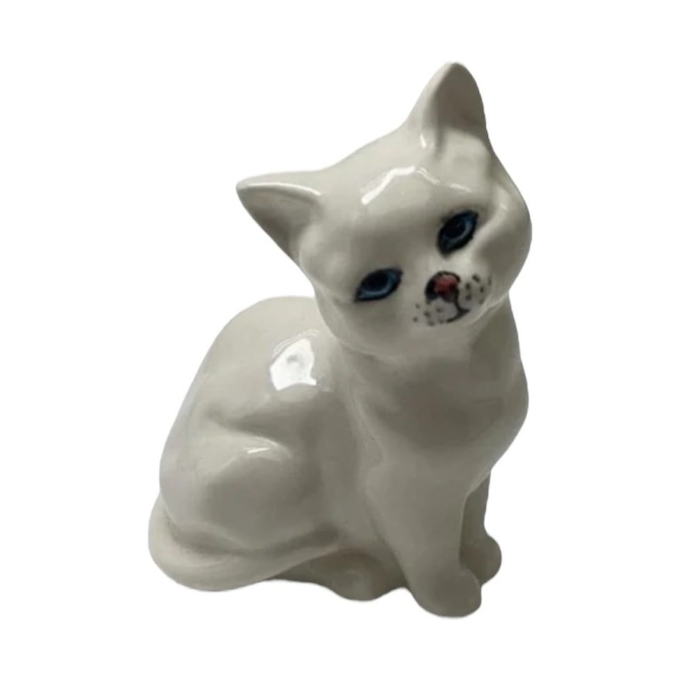 Elegant Beswick England White Porcelain Cat Figure 3 inches
